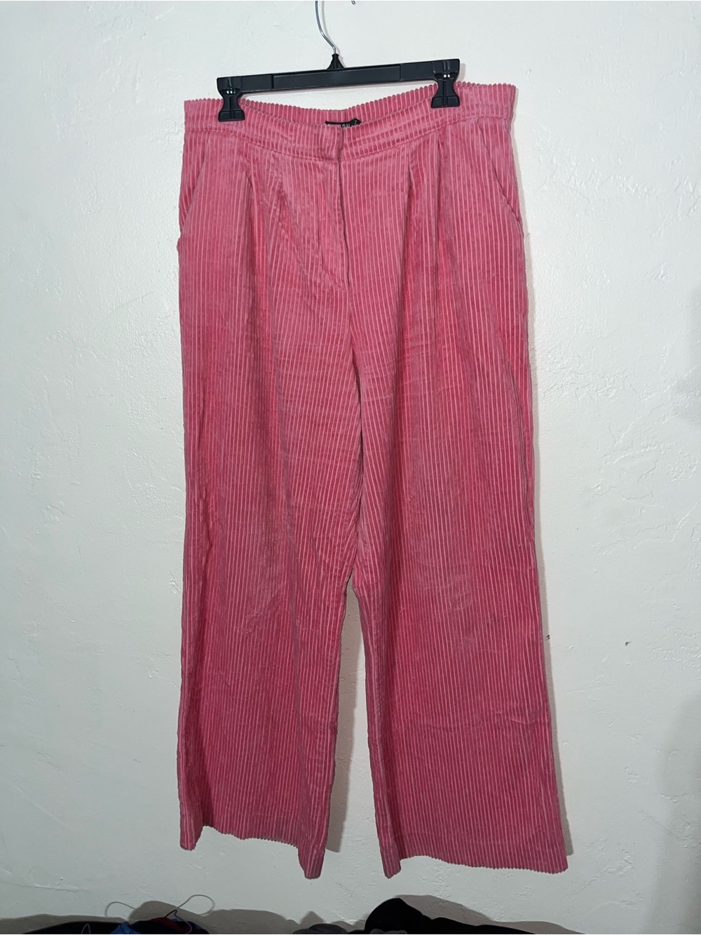 Nasty Gal Rose Pink Wide-Leg Thick Corduroy Pants Pleated Front 30.5 inseam
